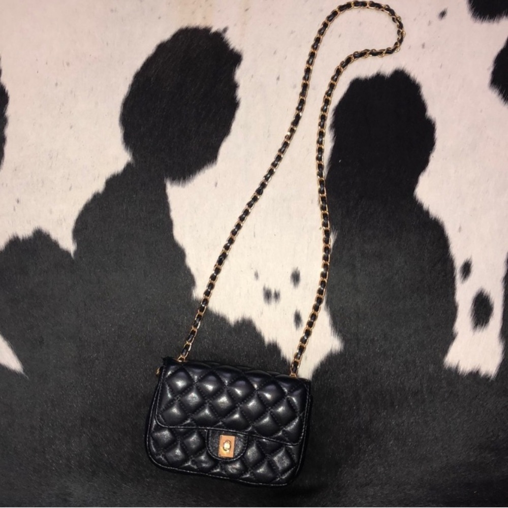 Chic Black Crossbody